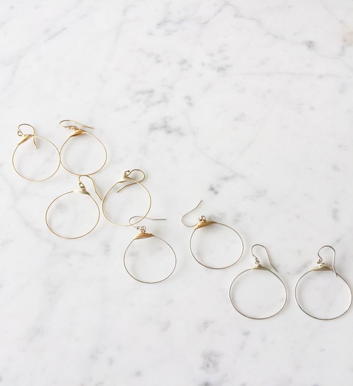 The Small Featherweight Hoop Earrings